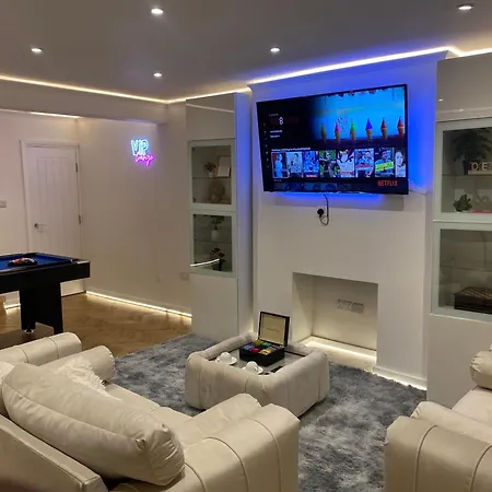 Stylish 2-bedroom Getaway In The Heart Of Chelsea Apartment London