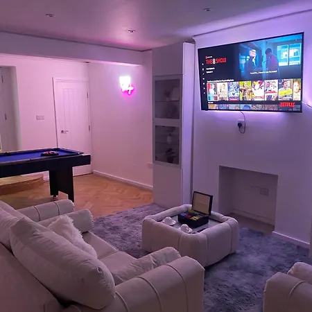 Stylish 2-bedroom Getaway In The Heart Of Chelsea Apartment London