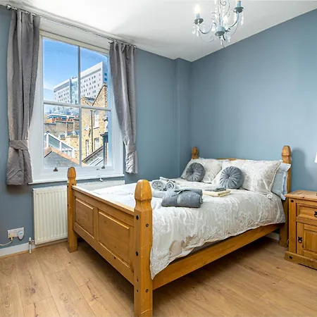 Lovely House Refurbished Guest house *