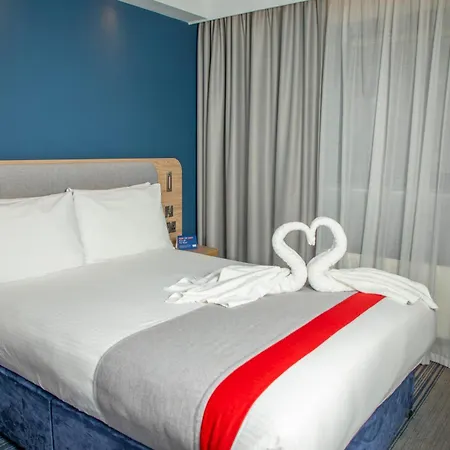 Express Royal Docks By Ihg Hotel 3*