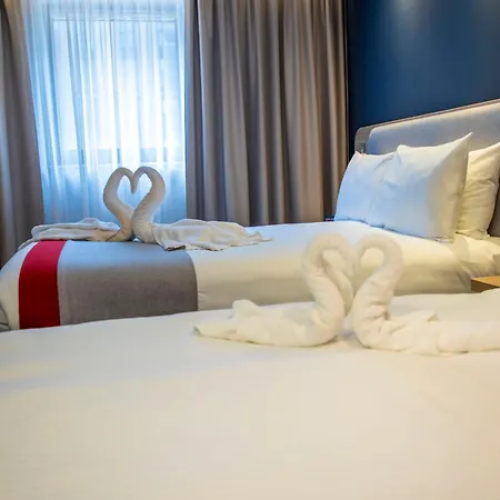 Express Royal Docks By Ihg Hotel 3*