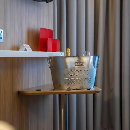 Hotel Express Royal Docks By Ihg 3*