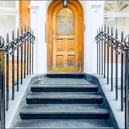 Luxury Knightsbridge Outside Harrods Apartment *