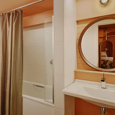 Ember Locke Kensington 4* London