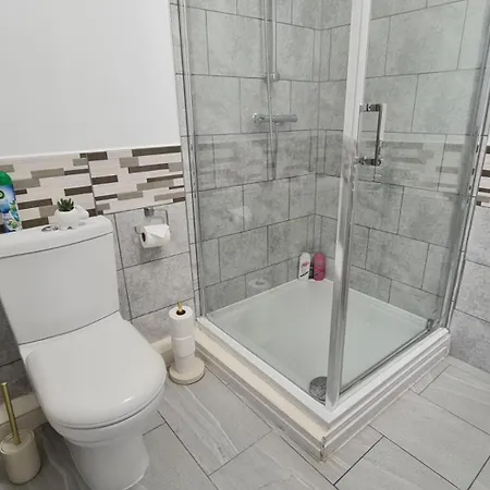 Apartment Cosy With Kitchenette And Private Bathroom - 15mins To London! London