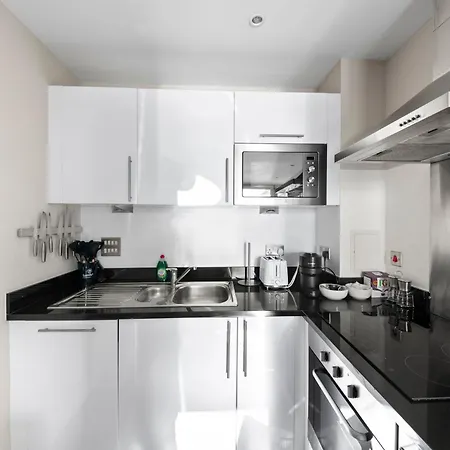 Apartment Londwell, Canary Wharf Skyline Balcony London