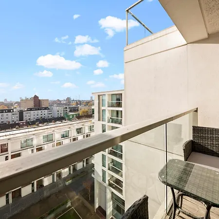 Apartment Londwell, Canary Wharf Skyline Balcony London