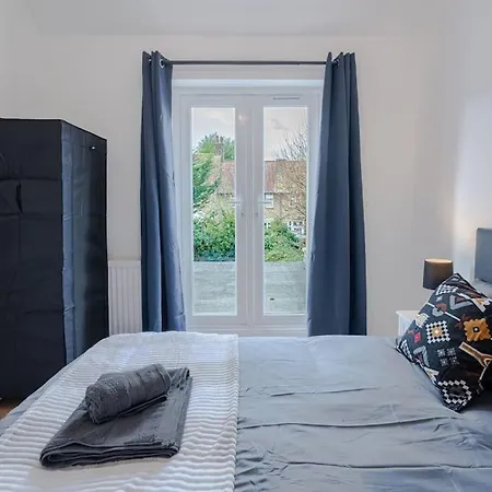 Apartment Putney Haven 3bd 2 Bath Sleeps 8 *