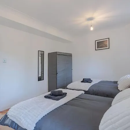 Putney Haven 3bd 2 Bath Sleeps 8
