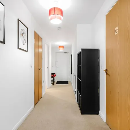 Pass The Keys Modern Tottenham Hale Perfect For Leisure