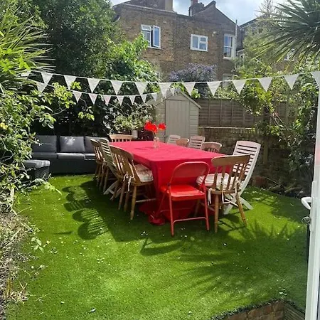 Homely Flat, Near Notting Hill London