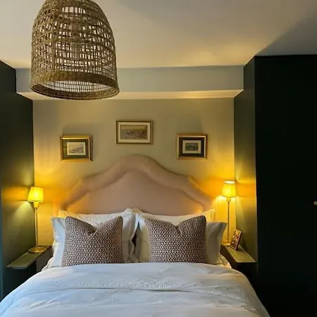 Apartment Homely Flat, Near Notting Hill London