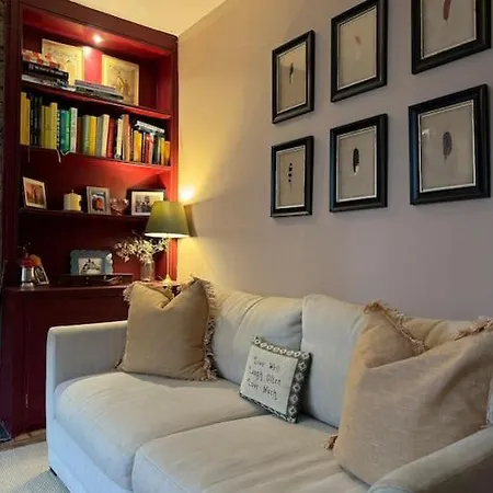 Homely Flat, Near Notting Hill London