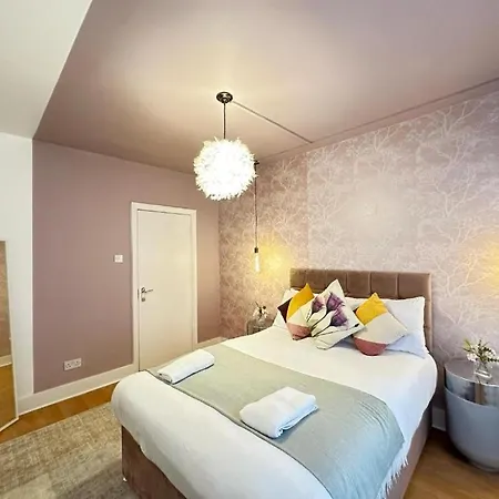 Comfortable Family London