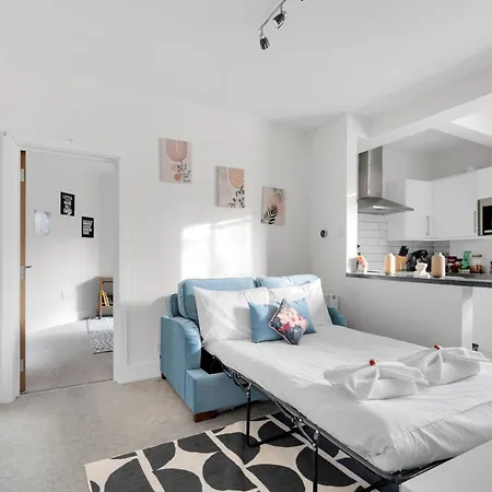 Ultimate Base - 1bd Flat, Perfect For Oasis, Coldplay, West End *