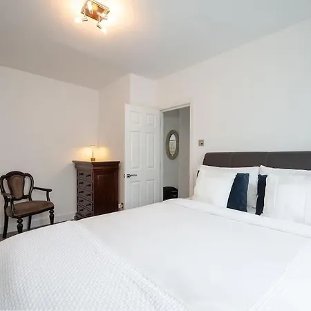 Capital Modern Two Bedroom In Chelsea Ggr Apartment London