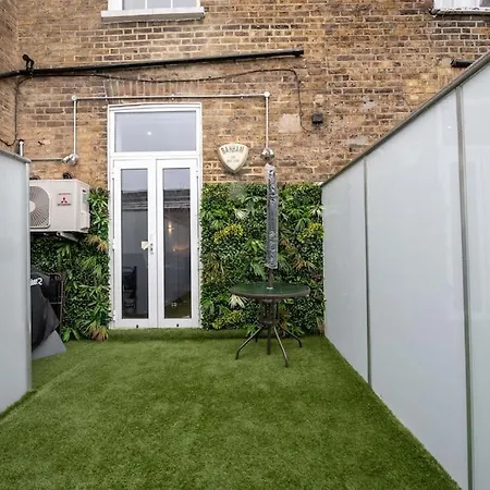 Capital Modern Two Bedroom In Chelsea Ggr