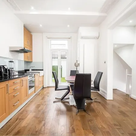 Capital Modern Two Bedroom In Chelsea Ggr Apartment London