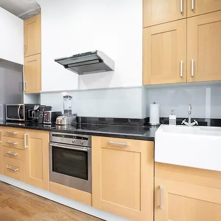 Capital Modern Two Bedroom In Chelsea Ggr Apartment London