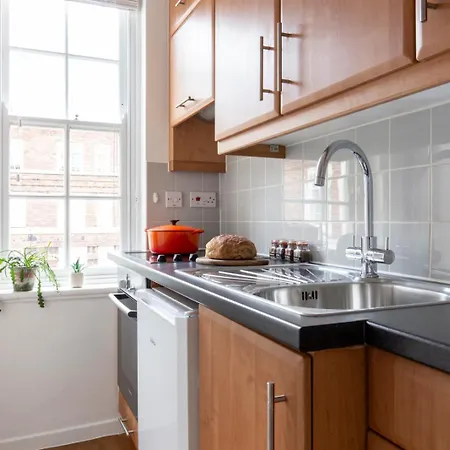 Dolphin House Serviced Hotel Londen