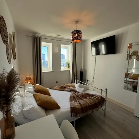 Cozy Flat With Balcony Apartment *