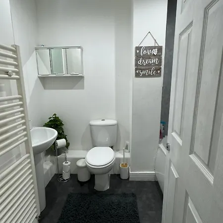 Apartment Cozy Flat With Balcony