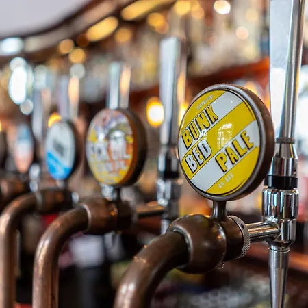 Hostel Publove @ The White Ferry, Victoria *