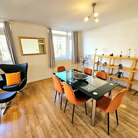 Bright & Spacious In Building With Lift, Right Next To Bayswater Station - Walk To Kensington Palace, Hyde Park, Little Venice & Notting Hill لندن