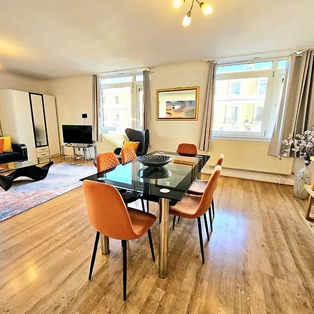Bright & Spacious In Building With Lift, Right Next To Bayswater Station - Walk To Kensington Palace, Hyde Park, Little Venice & Notting Hill