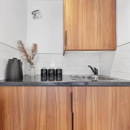 Modern 4br House, Brentford,pvt Garden,parking *