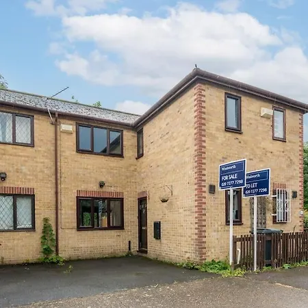Gorgeous House, 5 Beds, Amazing Transport Links Apartment *