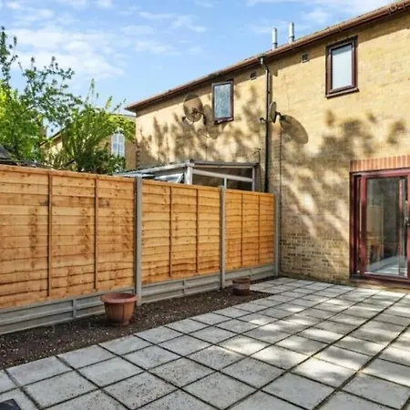 Apartment Gorgeous House, 5 Beds, Amazing Transport Links