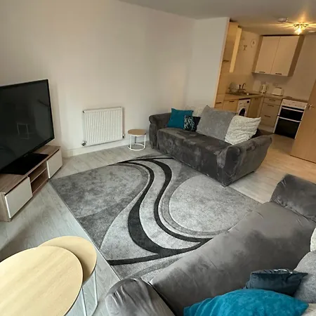 Flat In - Excel,o2,city Airport