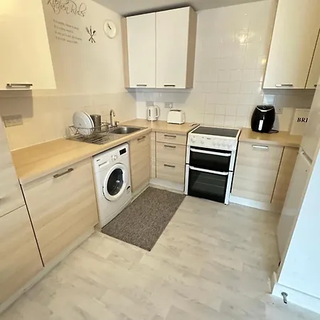 Flat In - Excel,o2,city Airport