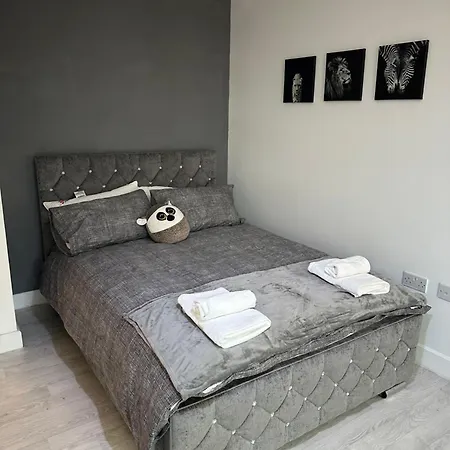 Flat In - Excel,o2,city Airport *