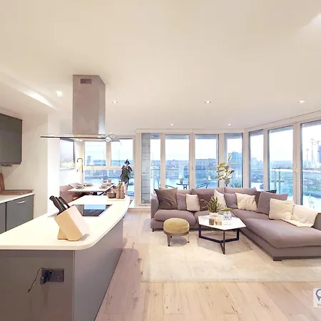 Deluxe Two Bed With River & View *