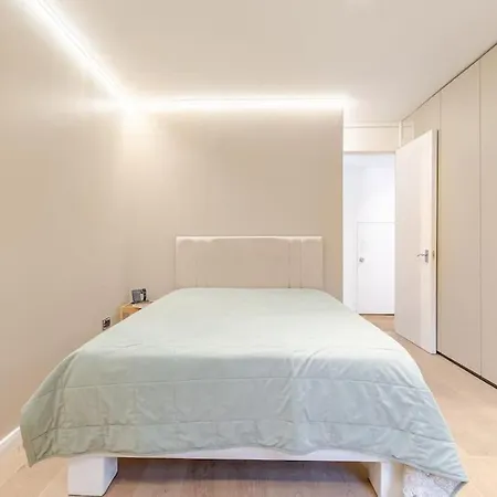 Apartment 3 Bedroom Maisonette In Belsize Park, Hampstead With Private Entrance *