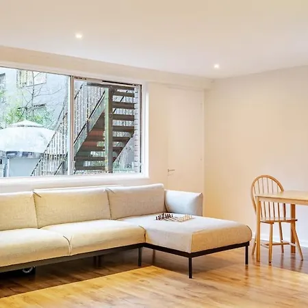 3 Bedroom Maisonette In Belsize Park, Hampstead With Private Entrance *