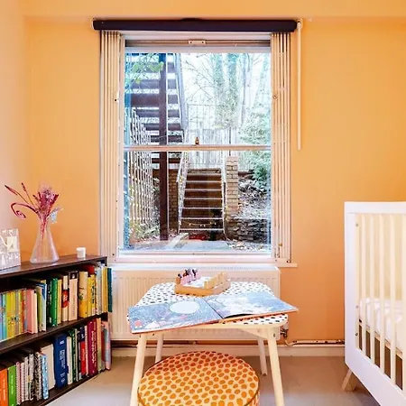 3 Bedroom Maisonette In Belsize Park, Hampstead With Private Entrance London