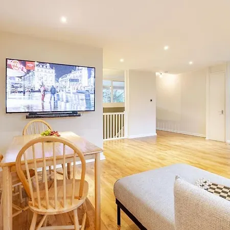 Apartment 3 Bedroom Maisonette In Belsize Park, Hampstead With Private Entrance *