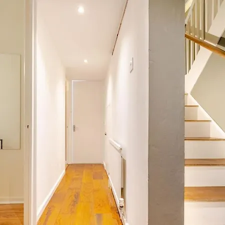 3 Bedroom Maisonette In Belsize Park, Hampstead With Private Entrance