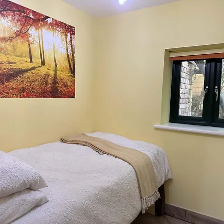 Restful Break 2 Bedrooms Woods Close To Hiking Park Caves Apartment
