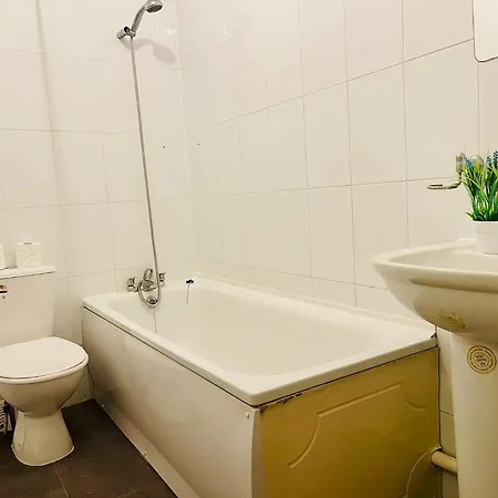 Guest house Ensuite Family In Stratford *