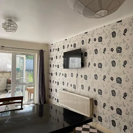 Ensuite Family In Stratford