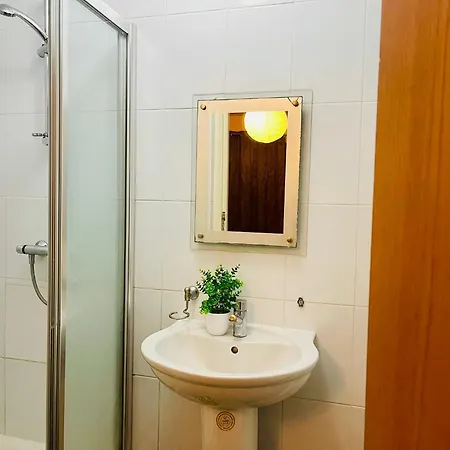 Ensuite Family In Stratford Guest house London