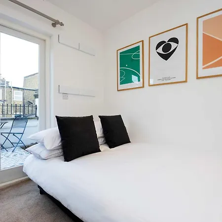 Veeve - The Fulham Palace Parkside London