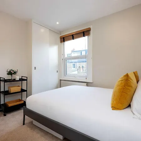 Veeve - The Fulham Palace Parkside Apartment *