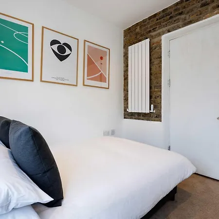 Veeve - The Fulham Palace Parkside *