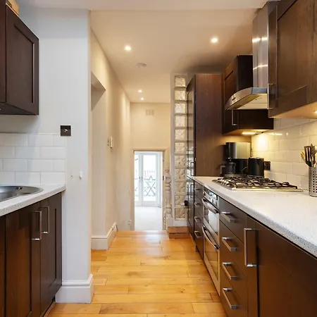 Veeve - The Fulham Palace Parkside * London