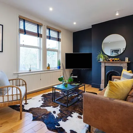 Veeve - The Fulham Palace Parkside * London